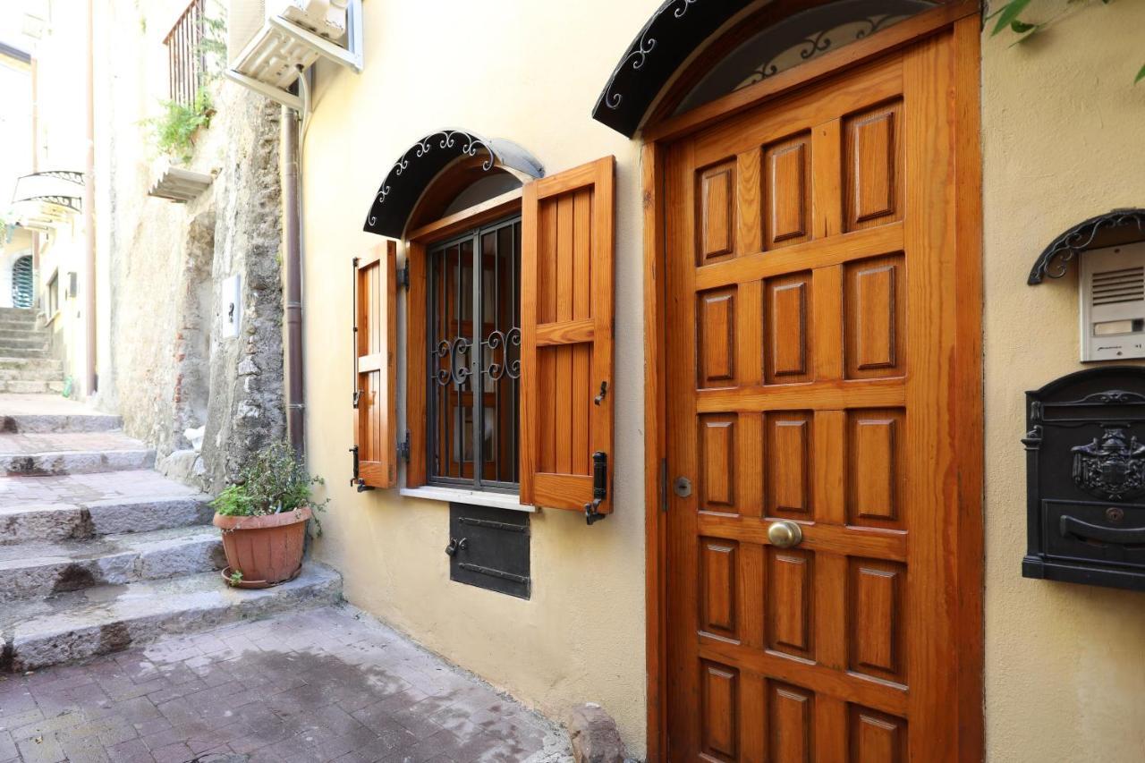 Porta Catania & Duomo Cozy Apartment Taormina Bagian luar foto